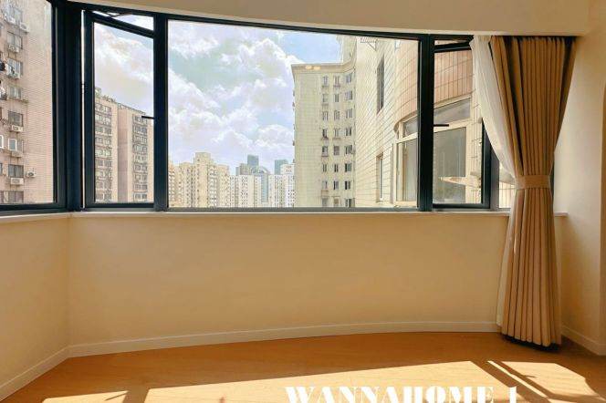 Spacious&Bright&Modern Elevator 2Bdrs 1Bath Apt+L14 Wu Ding Rd Metro+Large Balcony