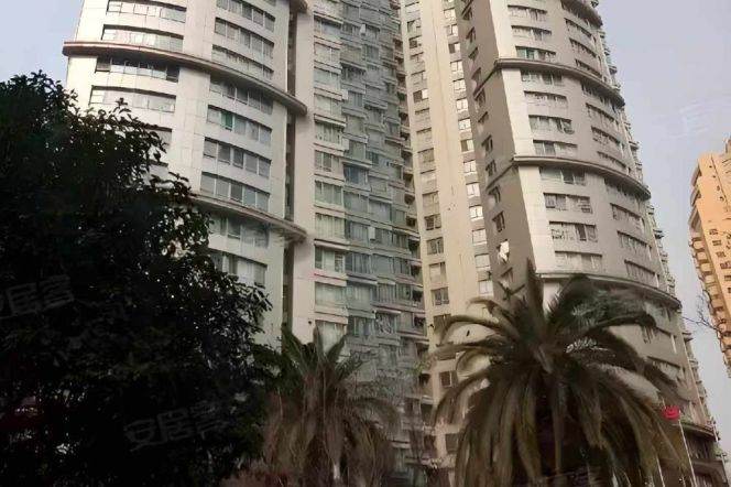 Elevator 1br / floor heating /nice compound  / Bright / Modern