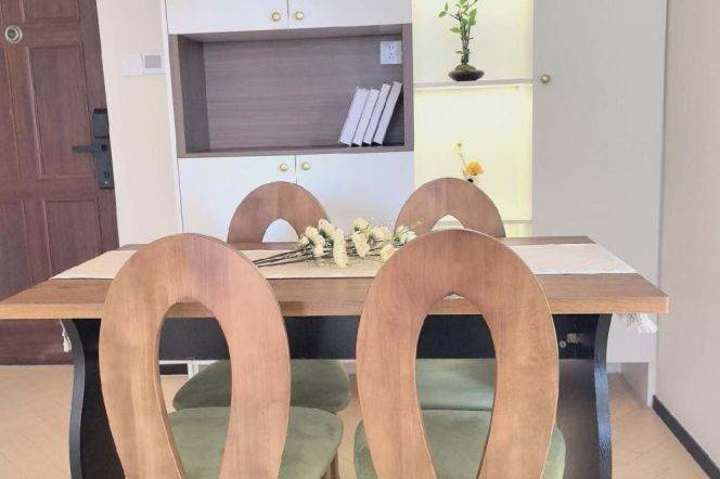 Renovated 2br,with CA,floor heating,Oven, high rise,close to Laowaijie,Line 10