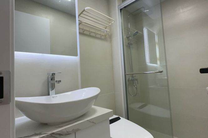 jiangsu rd station one bedroom