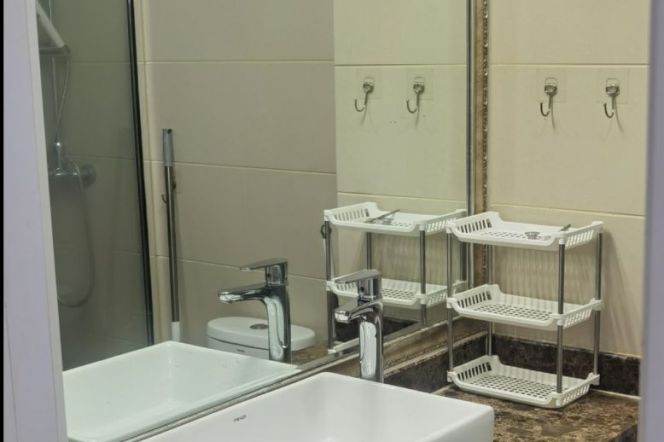 1Studio near line 7 and Shanghai Uni can long and short term lease