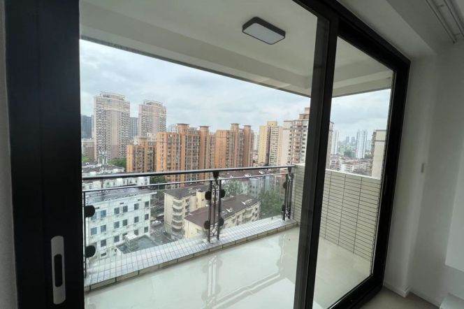modern 2brs floor heating open balcony nice view in Xujiahui only 19K