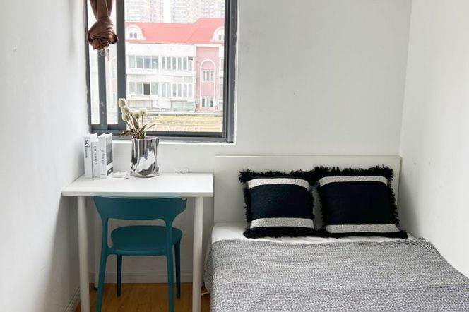 Cozy room near West Nanjing rd, close to ECNU, long/short lease 