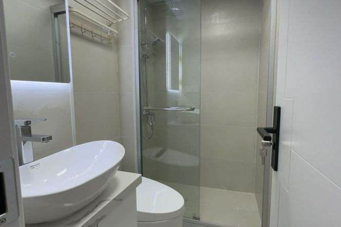 jiangsu rd station one bedroom
