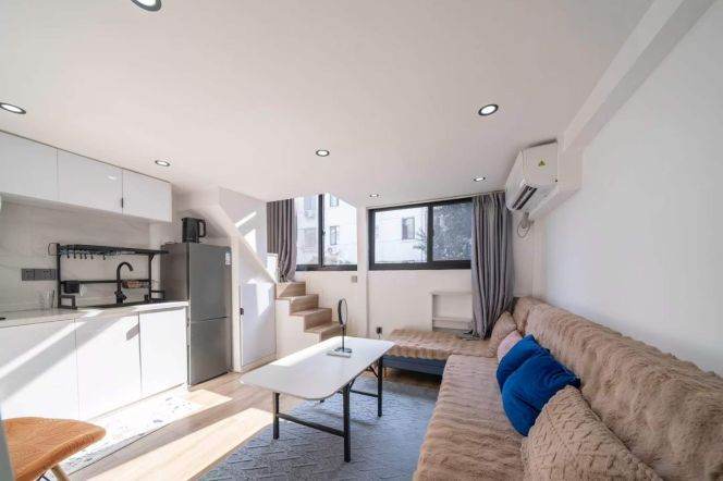 Cozy&Bright 1Br @iapm & L1/10/12 Shanxi rd station 