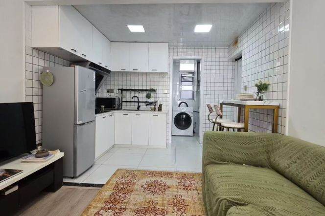 jiangsu rd station one bedroom