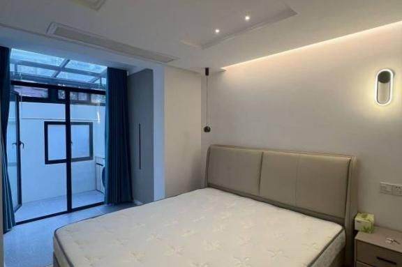  Modern 1br apt with Yard nr Jiangsu Rd  L2&11