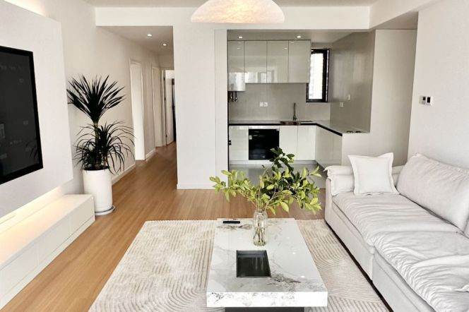 3 Brs, 2 Baths with Floor Heating/Central ac/Oven/Dish washer, 150 sqm @ Jiangning metro L13