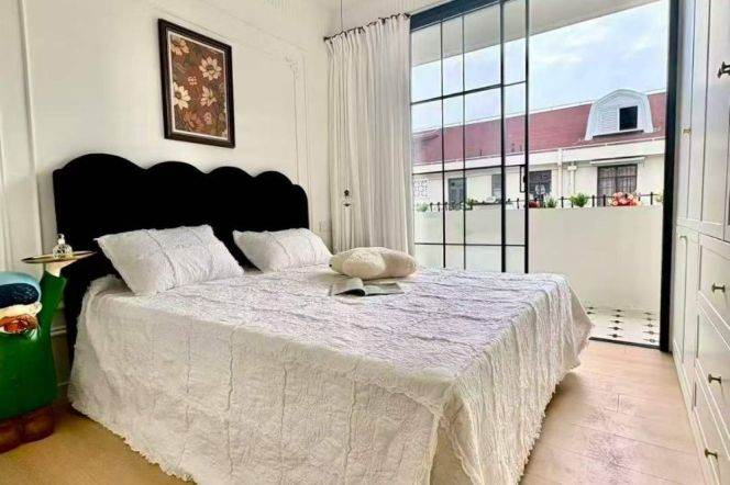 12.8K 2Br 2Bathr with Floor heating and open balcony close to Jiaotong university line10/11