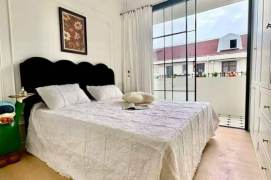 12.8K 2Br 2Bathr with Floor heating and open balcony close to Jiaotong university line10/11