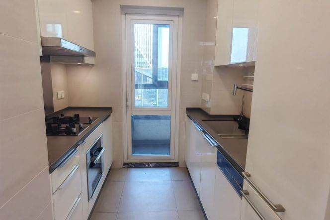 Nice layout 2 br with bathtub + floor heating .L 6/8/11 Oriental sports center near NYU 