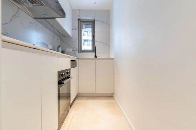 modern big 1 bedroom floor heating modern furniture nice view in Shimao Huang pu river