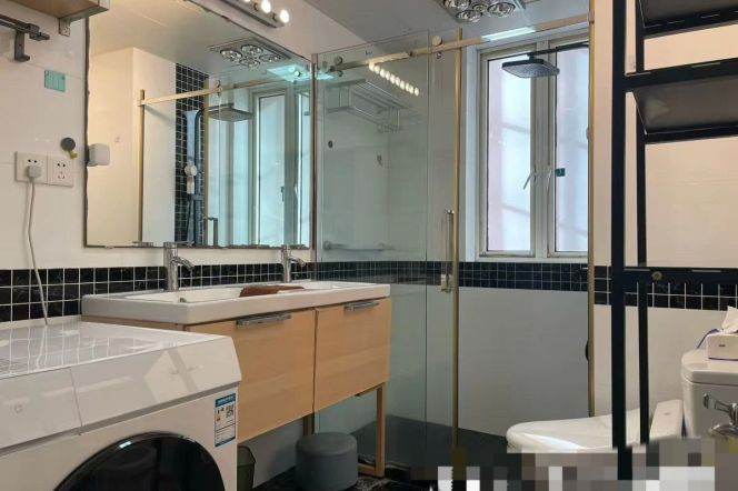 Spacious 2Brs/2Lrs/1Bt apt nr Jiangsu rd,M2/11/13