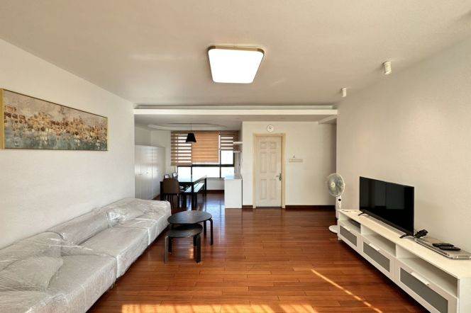 3Bdrs 2baths/Bright&Spacious&Modern /L3/4/10 Hongqiao Rd/Good View/Compound