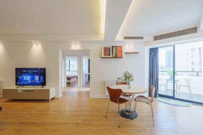 Modern 2 brs with floor heating and balcony belong to Jing an temple area 