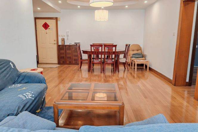 140m² 3BR 2BA Elevator Apt w/Balcony in Xujiahui, 15.8k
