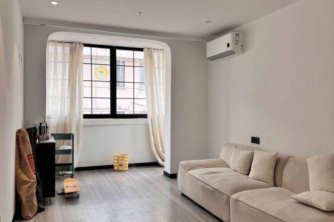 1Bdr 1bath Apt/ Modern&Clean /L10/11 Jiaotong Uni./Tai’an Rd/stairs