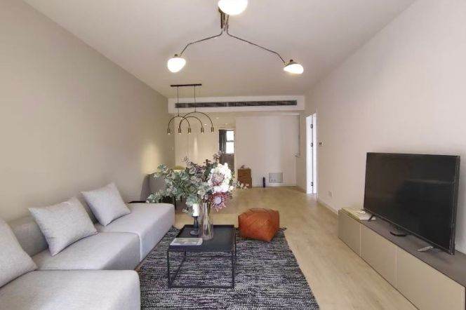 modern 3brs floor heating modern furniture in top 2 apartment compound Hongqiao 