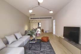 modern 3brs floor heating modern furniture in top 2 apartment compound Hongqiao 