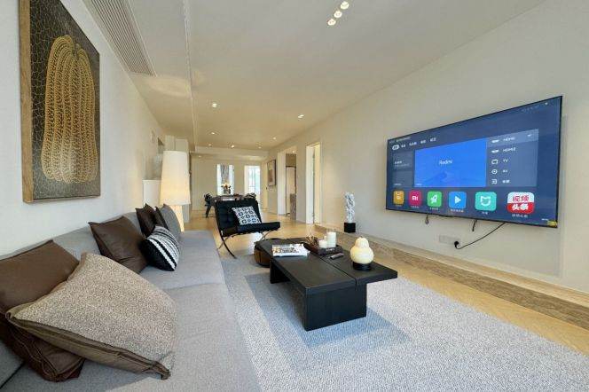 Changping Rd metro/3br2bt/central AC/floor heat/oven/balcony