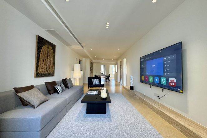 Changping Rd metro/3br2bt/central AC/floor heat/oven/balcony