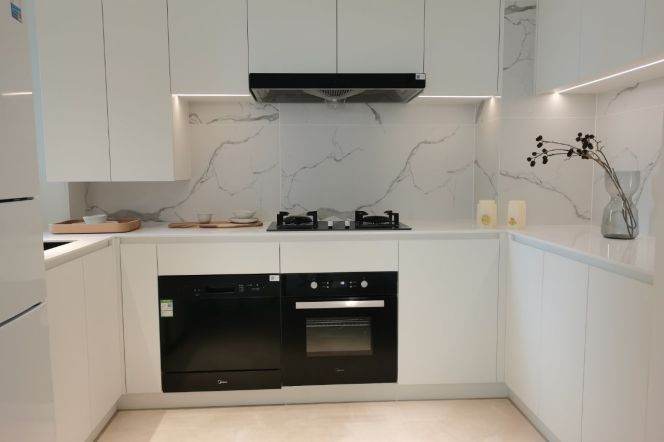 Modern 3brs with floor heating  belong to Jing an temple