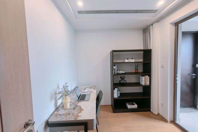 1BR+1studio,65sqm, fully equipped,house clean one time per week, 15min by cab to ECNU