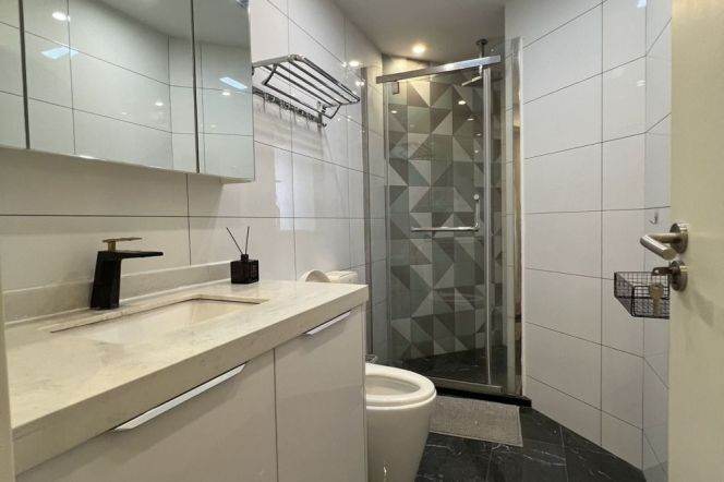 Decent 1br Apt Nr.JiangSu MTR