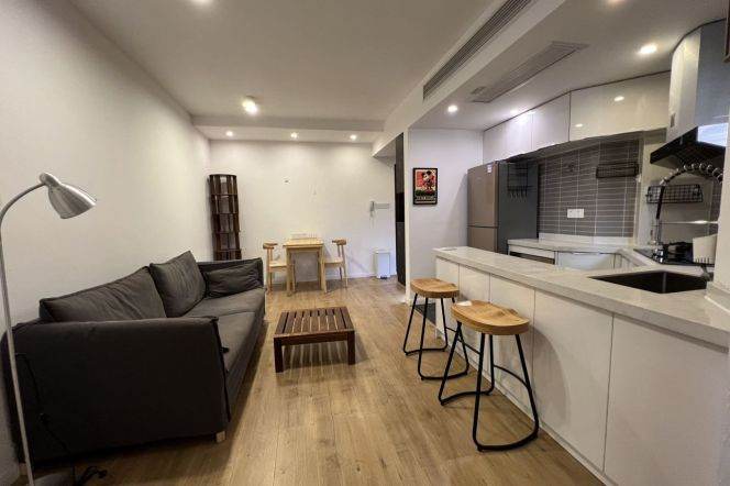 Decent 1br Apt Nr.JiangSu MTR