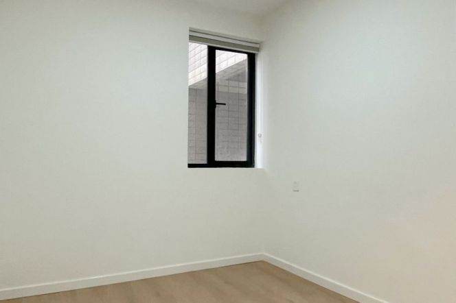 Bright&Spacious&Modern 3Bdrs 2Baths Apt+Xi Kang Rd+Large Closets+L7/13 Chang Shou Rd