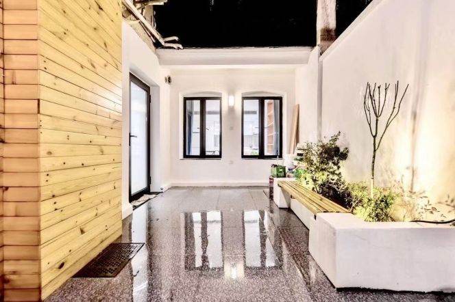 1br-Yard-3 minutes to Nanjing West Road (Lines 2/12/13)