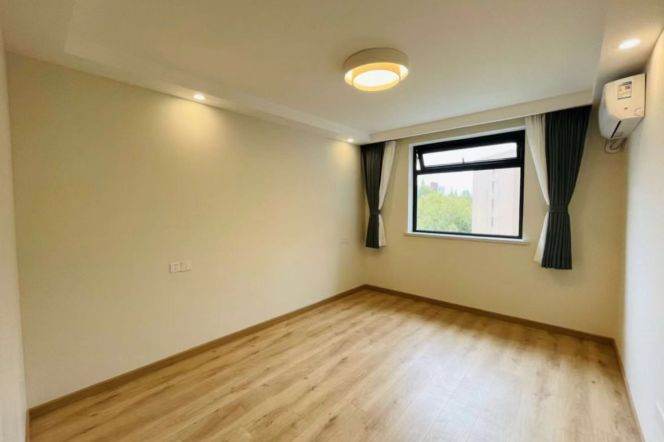 Huashan Road /Wukang Road 3+1br with floor heating，Outdoor Balcony