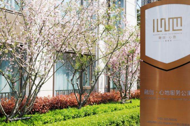 3BR 2baths, 1 elevator per household, pet friendly, long& short-term, walk distance to line 3/4/7