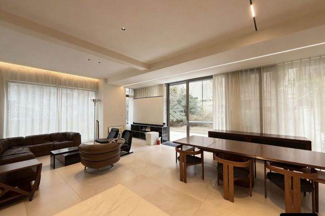 A Tranquil Modern Home w/Patio on Historic Yanqing Road 