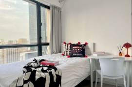 Cozy room near Hanzhong rd,just 2 roommates, for international students 