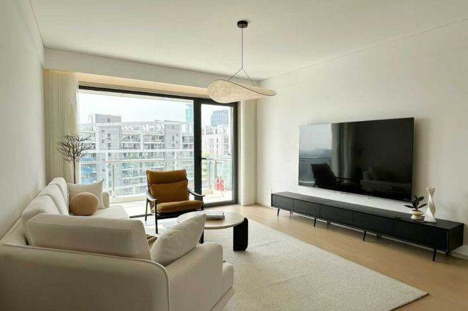Lujiazui Central Palace spacious 2br/2bt@Century park 130sqm with open balcony