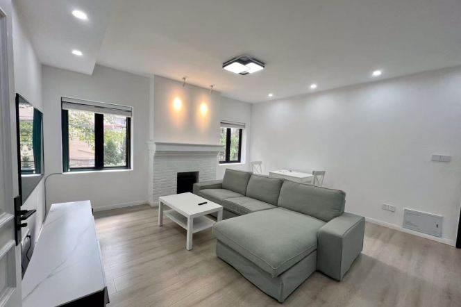 Spacious 1br near Jiangsu Rd L2/11