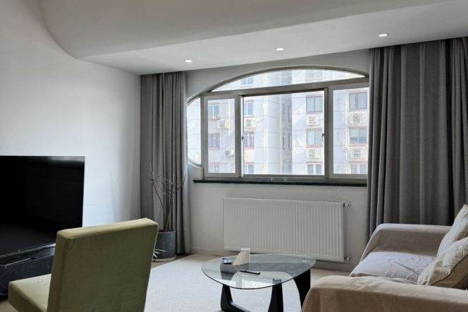 Amazing 3Br-2bathr on Yanping rd /Nr Jing'an Temple metro L2/7 /elevator+heating