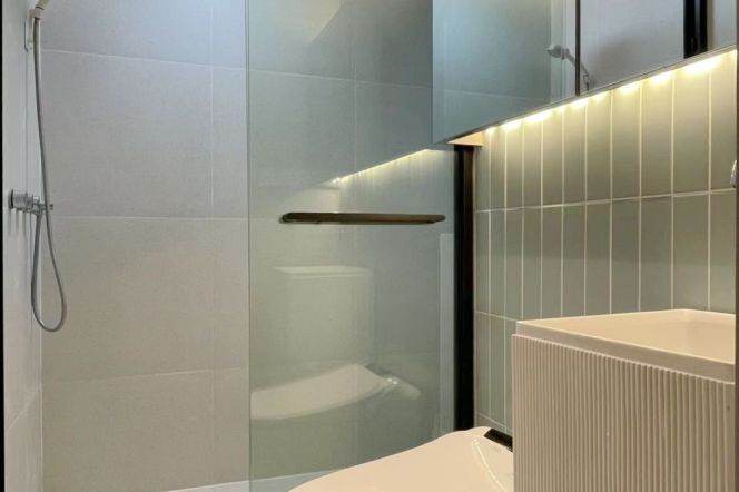 Bright&Spacious&Modern 2Bdrs 1Bath Apt+Su Zhou Creek+L7/13 Chang Shou Rd+Large Closets