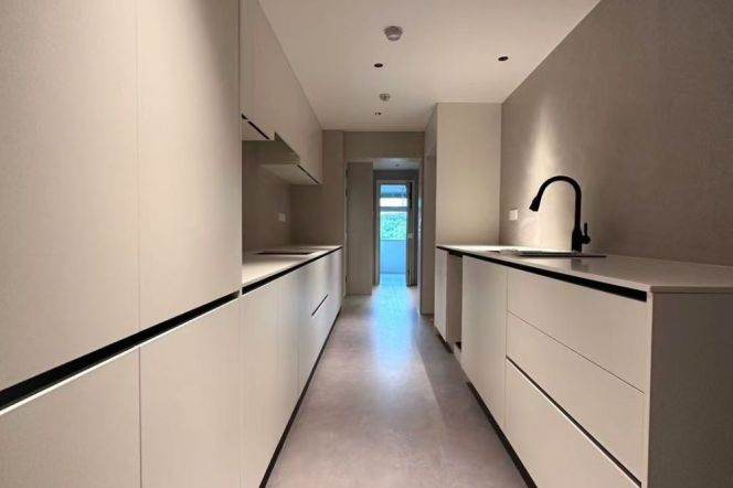 Shimao Riviera Garden Spacious bright 4br/3bt@Shangcheng rd Lujiazui 313sqm 