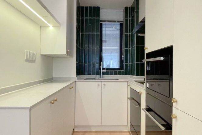 Bright&Spacious&Modern 3Bdrs 2Baths Apt+Xi Kang Rd+Large Closets+L7/13 Chang Shou Rd
