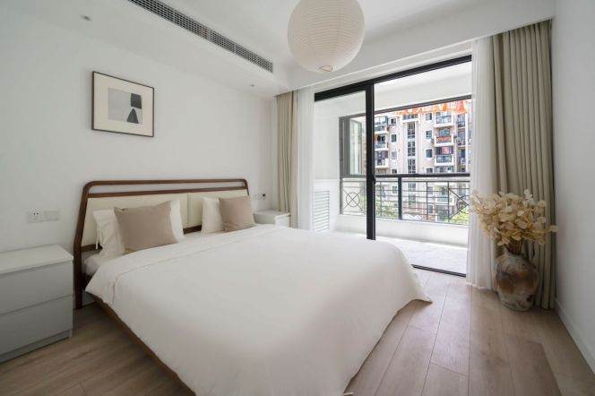 West Nanjing Rd,1br 60sqm,balcony,Quiet residential area