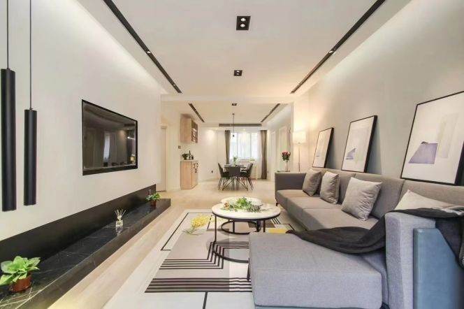 Spacious large 2 br with 2 baths Ideal price 15.5K nice modern decoration M7/2 Jing'an 
