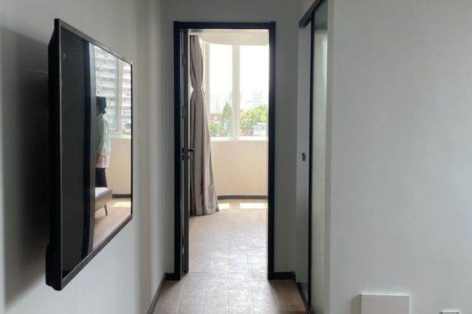 10k Nice 1Br with floor heating  Nr Hengshan Rd.line1