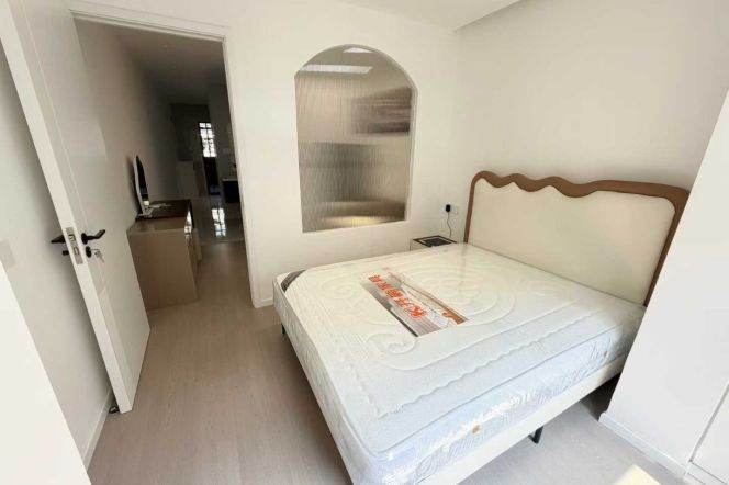 Xujiahui/cozy 1br 1lr/bright room/NR Jiaotong uni/nice compound@L11/1/9