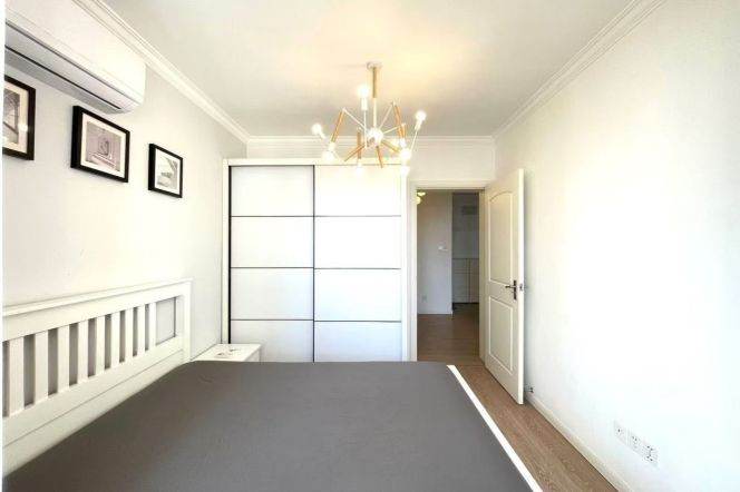 Elevator 2Brs/1Lr/1Bt apt nr Jingan temple,M2/7/14