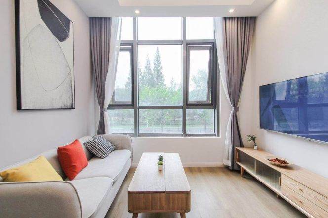 Bright elevator 1br Nr Zhaojiabang road M7/9