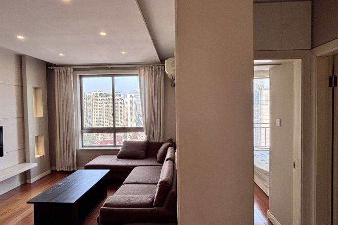 1bedroom 1Bath Apt/Spacious/L7 Changping Rd/ Jing'an Temple/Good View