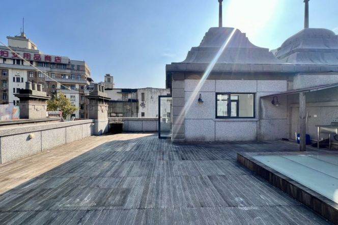 4 Brs, 2 Baths with Private Terrace, Floor Heating, Central ac, 220 sqm @ Middle Huaihai metro L13