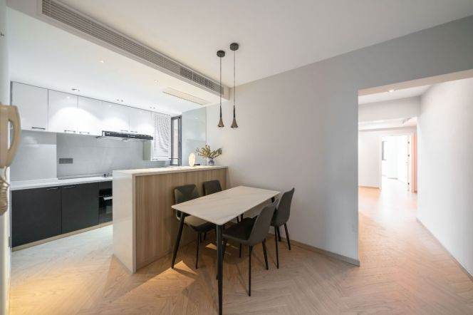 2 Brs, 1 Living room with Floor Heating/Central ac/Oven, 130 sqm @ South Xizang metro L8